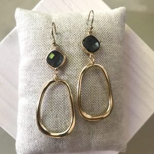 Grijze Glassteen & Open Hangers