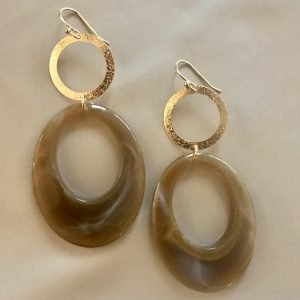 Brushed Ringen & Caramel Resin