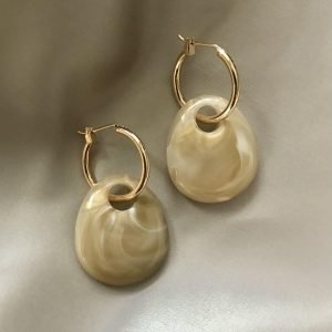 Vergulde Oorringen & Beige Resin